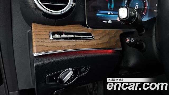 Mercedes-Benz E-Class (W213) E300 4MATIC Exclusive 2020 — фото 28