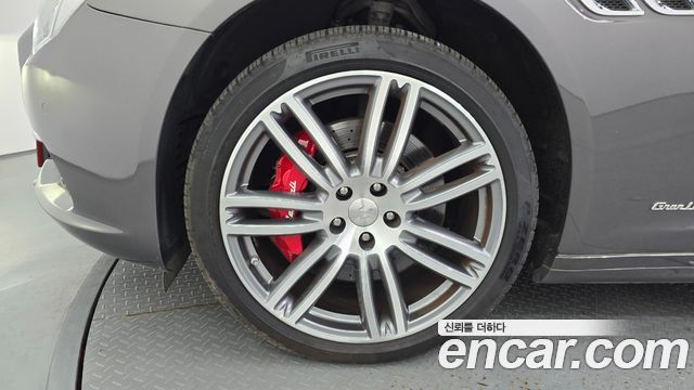 Maserati Quattroporte 3.0 V6 Granlusso 2018 — фото 5