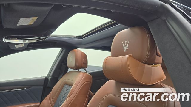 Maserati Quattroporte 3.0 V6 Granlusso 2018 — фото 16
