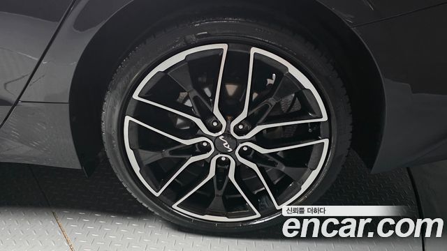 Kia K5 (III) 1.6 Turbo Prestige 2023 — фото 27