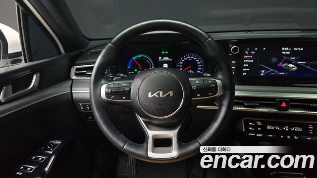 Kia K5 Hybrid (III) Trendy 2023 — фото 13