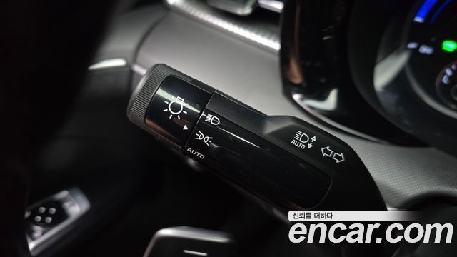 Kia K5 Hybrid (III) Trendy 2023 — фото 17