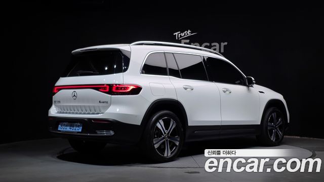 Mercedes-Benz EQB (X243) EQB300 4MATIC 2022 — фото 2