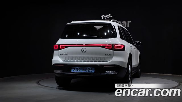 Mercedes-Benz EQB (X243) EQB300 4MATIC 2022 — фото 4