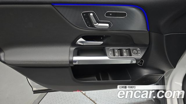 Mercedes-Benz EQB (X243) EQB300 4MATIC 2022 — фото 24