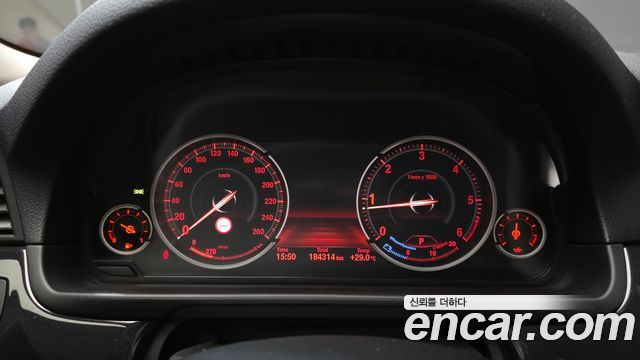 BMW 5 Series (F10) 520d 2015 — фото 8