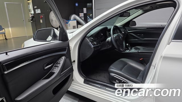 BMW 5 Series (F10) 520d 2015 — фото 10