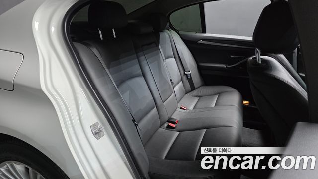 BMW 5 Series (F10) 520d 2015 — фото 12