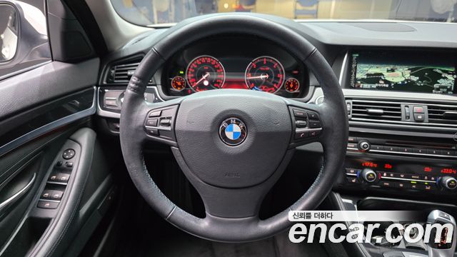 BMW 5 Series (F10) 520d 2015 — фото 13