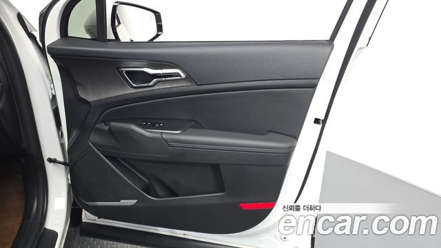 Kia Sportage (V) Gasoline 1.6 Turbo 2WD Signature 2025 — фото 30