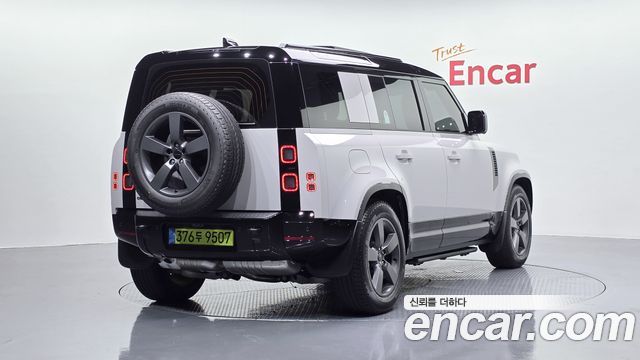 Land Rover Defender (L663) 110 D300 X-Dynamic HSE 2026 — фото 2