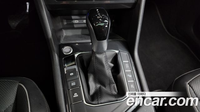 Volkswagen Tiguan Allspace 2.0 TSI Prestige 2024 — фото 9