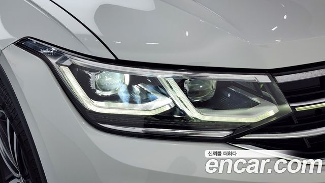 Volkswagen Tiguan Allspace 2.0 TSI Prestige 2024 — фото 22