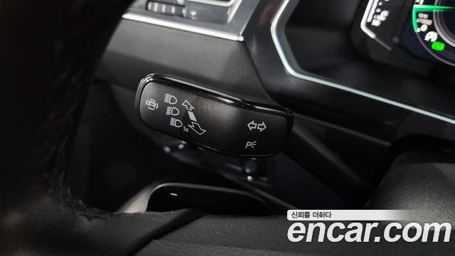 Volkswagen Tiguan Allspace 2.0 TSI Prestige 2024 — фото 35