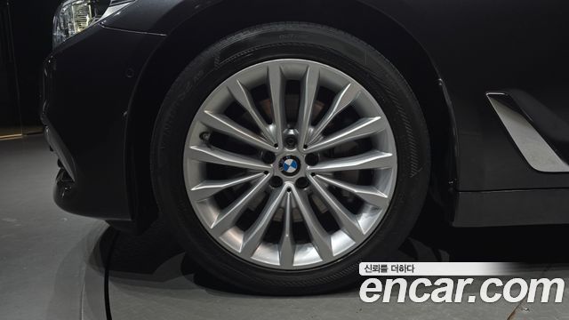 BMW 5 Series (G30) 530i xDrive Luxury Plus 2019 — фото 5