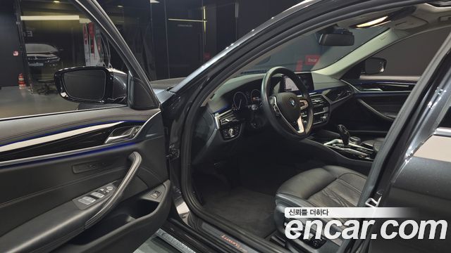 BMW 5 Series (G30) 530i xDrive Luxury Plus 2019 — фото 10