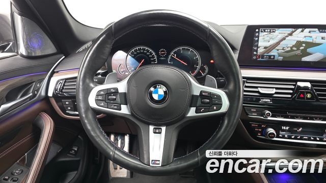 BMW 5 Series (G30) 520d xDrive M Sport Package Plus 2018 — фото 13