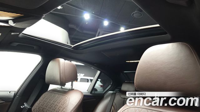 BMW 5 Series (G30) 520d xDrive M Sport Package Plus 2018 — фото 17