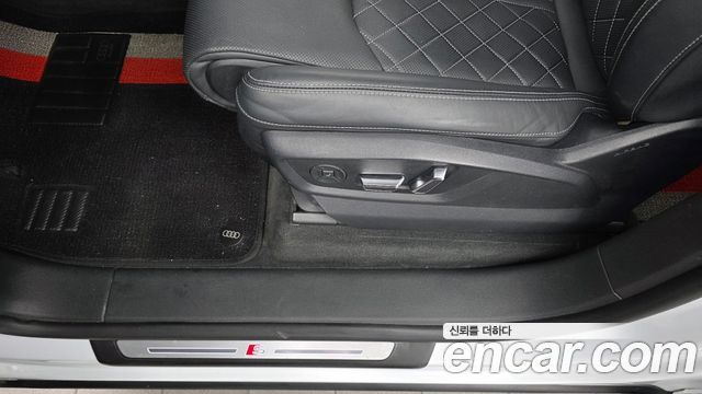 Audi Q8 (4M) 50 TDI Quattro Premium 2021 — фото 31