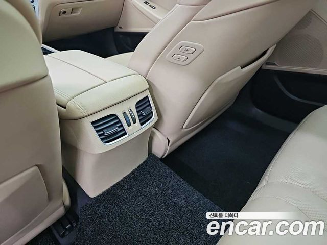 Genesis G80 3.3 GDI AWD Prestige 2018 — фото 17