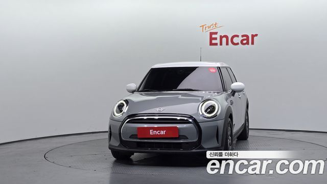MINI Cooper 5Door Classic Third Generation 2023 — фото 3