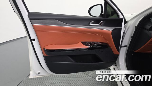 Kia K5 (III) 2.0 Noblesse 2024 — фото 24
