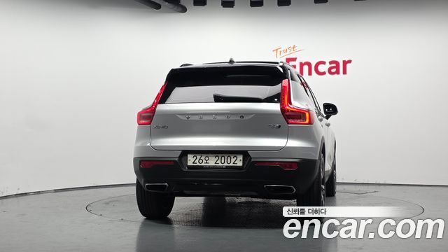 Volvo XC40 T4 R-Design 2019 — фото 4