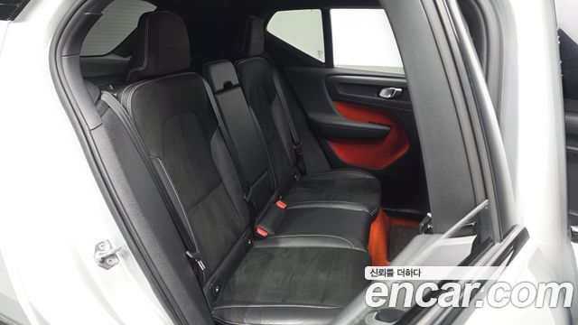 Volvo XC40 T4 R-Design 2019 — фото 15