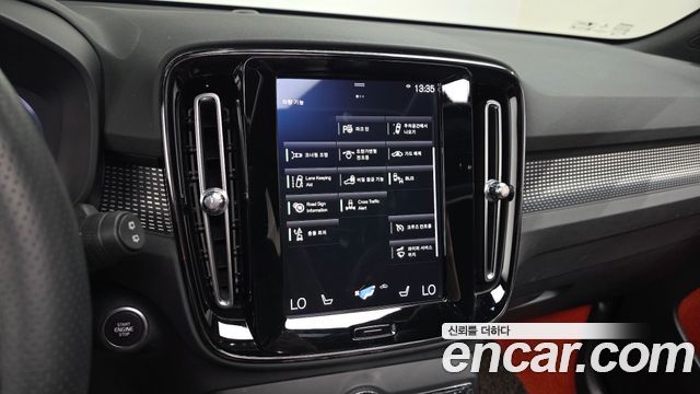 Volvo XC40 T4 R-Design 2019 — фото 19