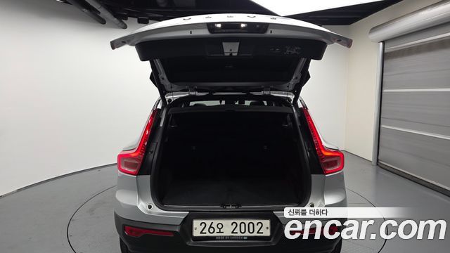 Volvo XC40 T4 R-Design 2019 — фото 24
