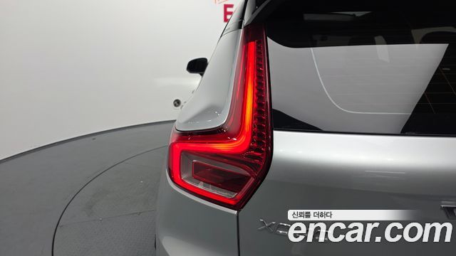 Volvo XC40 T4 R-Design 2019 — фото 29