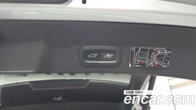 Volvo XC40 T4 R-Design 2019 — фото 35