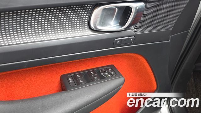Volvo XC40 T4 R-Design 2019 — фото 36