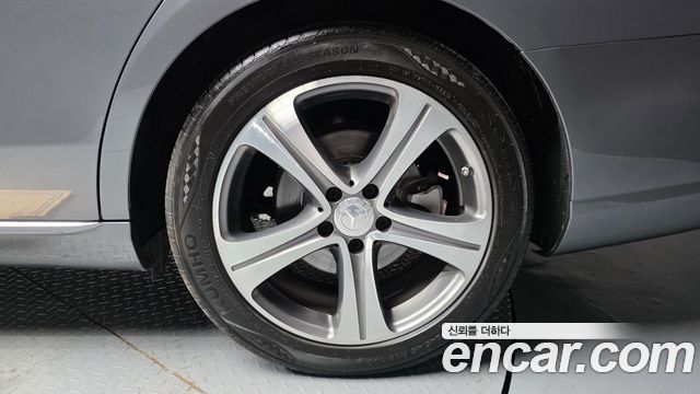 Mercedes-Benz E-Class (W213) E300 Avantgarde 2019 — фото 21