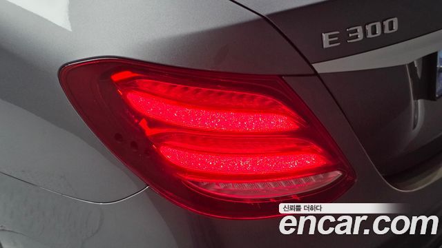 Mercedes-Benz E-Class (W213) E300 Avantgarde 2019 — фото 23