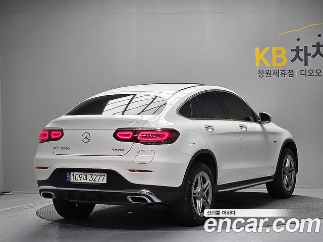 Mercedes-Benz GLC-Class (X253) GLC300e 4MATIC Coupe 2021 — фото 2