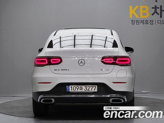 Mercedes-Benz GLC-Class (X253) GLC300e 4MATIC Coupe 2021 — фото 4