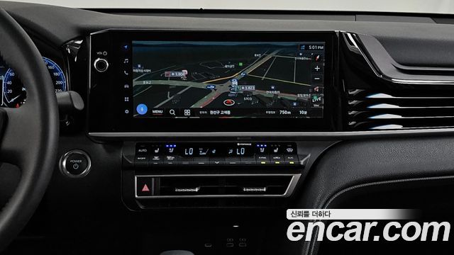 Toyota Camry (XV80) 2.5 XLE Hybrid 2025 — фото 14