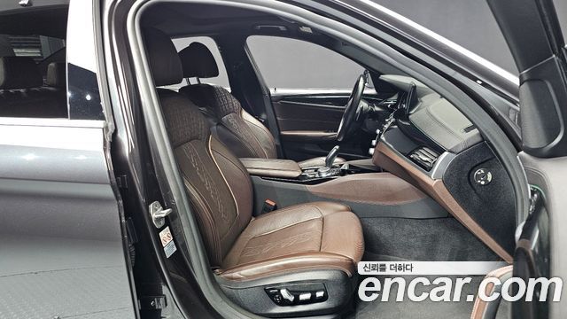 BMW 5 Series (G30) 520d xDrive M Sport Package Plus 2018 — фото 11