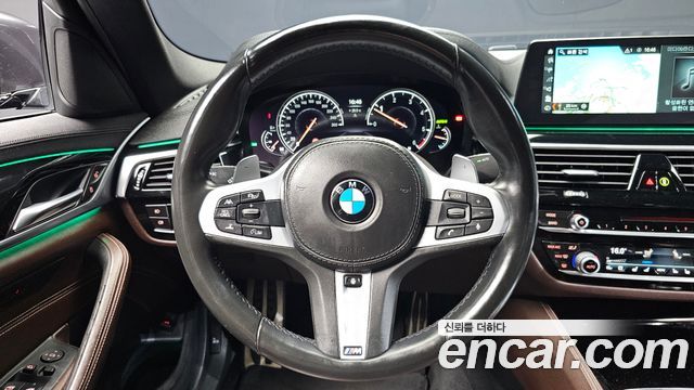 BMW 5 Series (G30) 520d xDrive M Sport Package Plus 2018 — фото 13