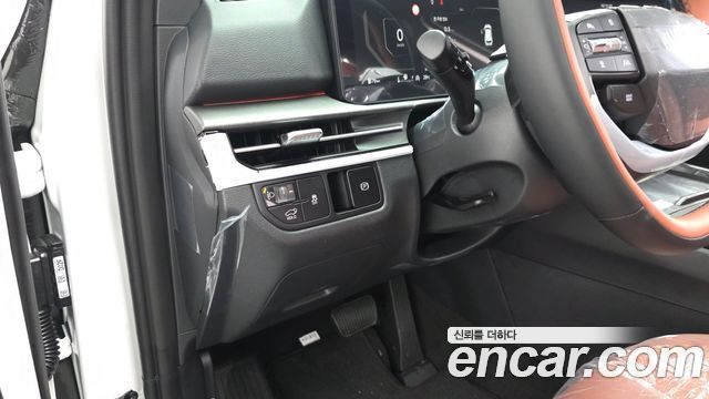 Kia Sportage (V) Gasoline 1.6 Turbo 2WD Signature X Line 2026 — фото 13