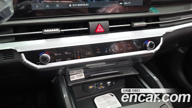 Kia Sportage (V) Gasoline 1.6 Turbo 2WD Signature X Line 2026 — фото 17