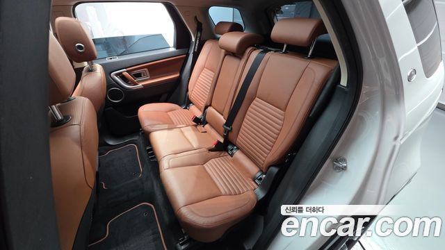 Land Rover Discovery Sport 2.0 TD4 HSE Luxury 2016 — фото 12