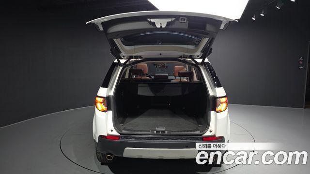 Land Rover Discovery Sport 2.0 TD4 HSE Luxury 2016 — фото 20
