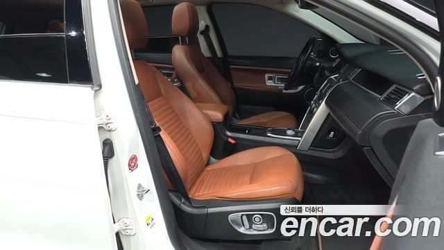 Land Rover Discovery Sport 2.0 TD4 HSE Luxury 2016 — фото 26