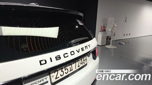 Land Rover Discovery Sport 2.0 TD4 HSE Luxury 2016 — фото 42