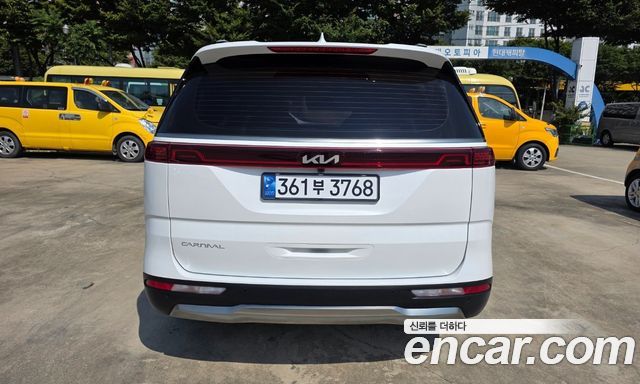 Kia Carnival (IV) Gasoline 7-Seater Signature 2023 — фото 3