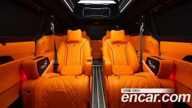 Kia Carnival (IV) HEV 9-Seater Hi-Limousine (Special vehicle)