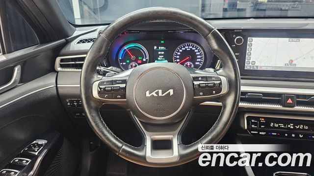 Kia K5 Hybrid (III) Prestige 2022 — фото 13