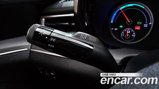 Kia K5 Hybrid (III) Prestige 2022 — фото 27